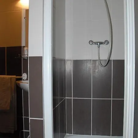 De Bretagne Hotel *