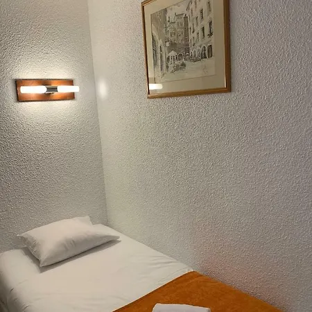 Отель De Bretagne *