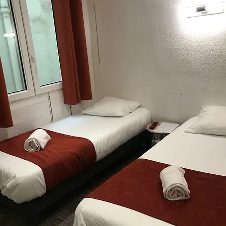 Отель De Bretagne *