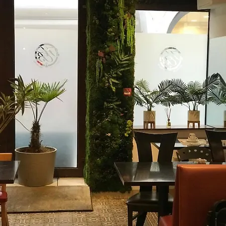 De Bretagne Hotel